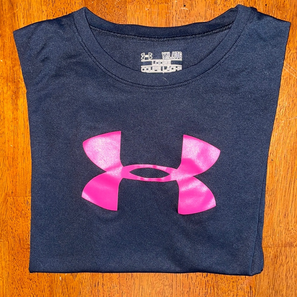 Under Armor moisture wicking T-shirt